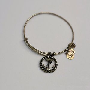 Alex and Ani anchor bracelet ⚓️